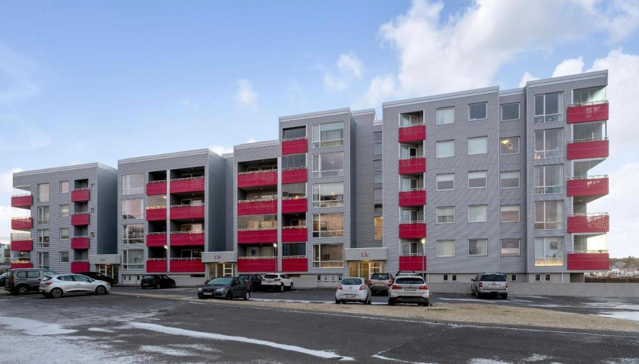 Stylish And Relaxing Two Bedroom Appartment, View Over Harbour Hafnarfjörður Exterior foto